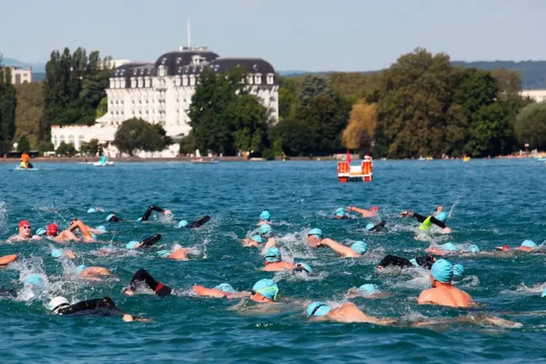 Traversée du lac d'Annecy à la nage